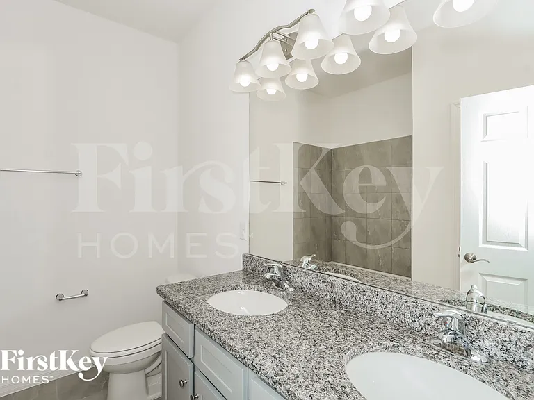 531 Crown Rose Dr — Photo 17