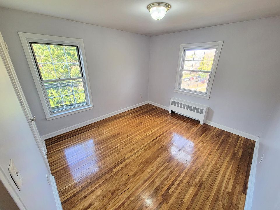 1st image of 298 Grafton Ave