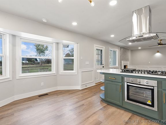 4th image of 27369 E 64th St