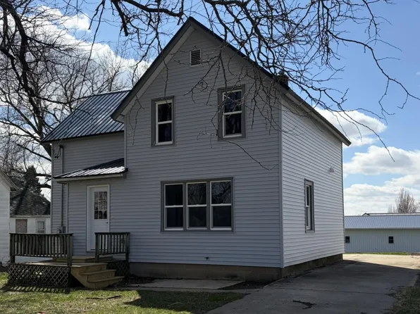 709 S Madison St, Wellsburg, IA 50680