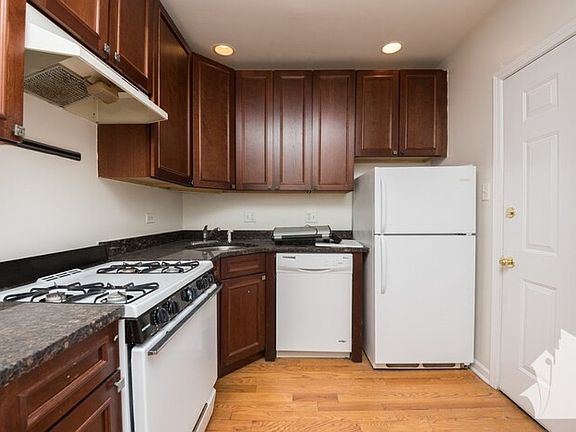 4th image of 1249 W Henderson St #X3