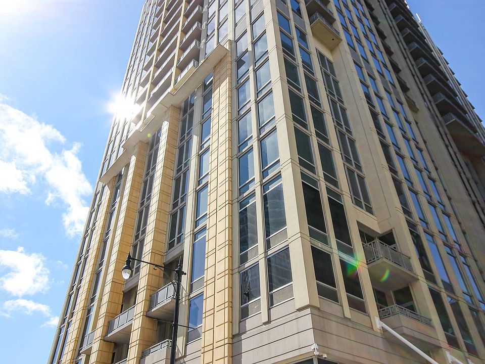 1st image of 700 N Larrabee St APT 1913