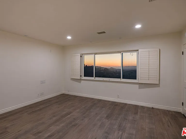 3115 Dona Susana Dr — Photo 52