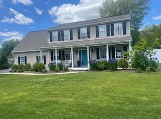 75 Sachem Rd, Narragansett, RI 02882