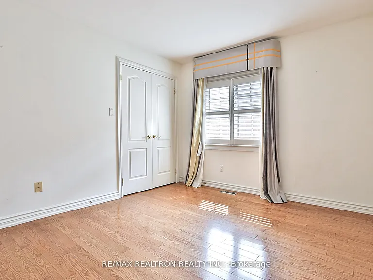 38 Gwendolen Cres — Photo 20