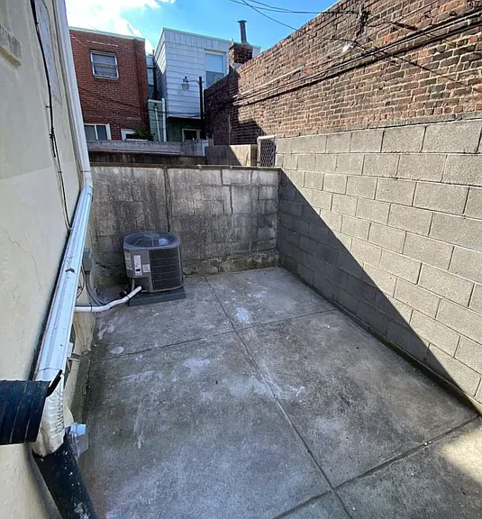 1215 Tasker St #1 — Photo 10