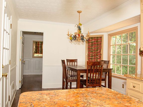 4th image of 2646 Kinnett Dr SW