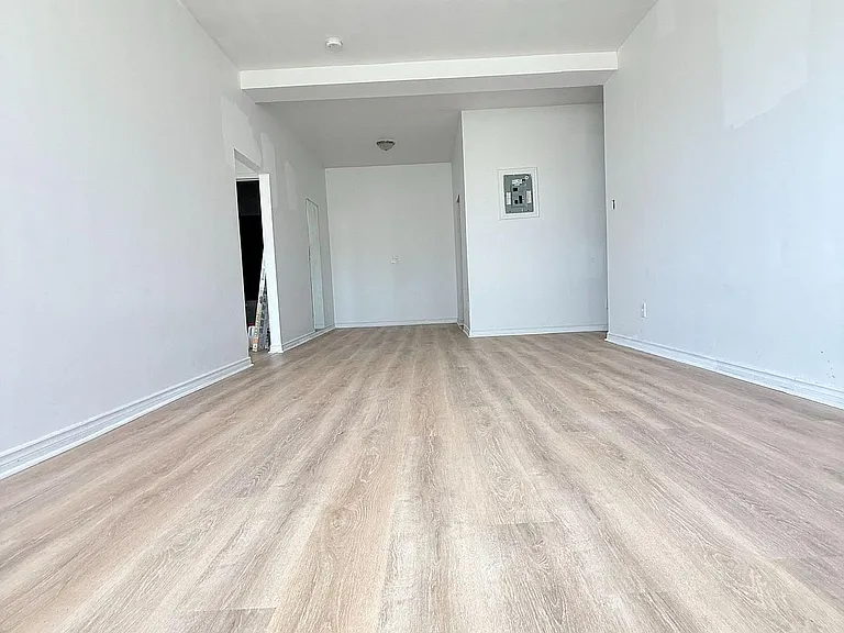2881 Lawrence Ave E #3 — Photo 2