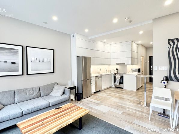 201 Maclaren St #2, Ottawa, ON K2P 0L4