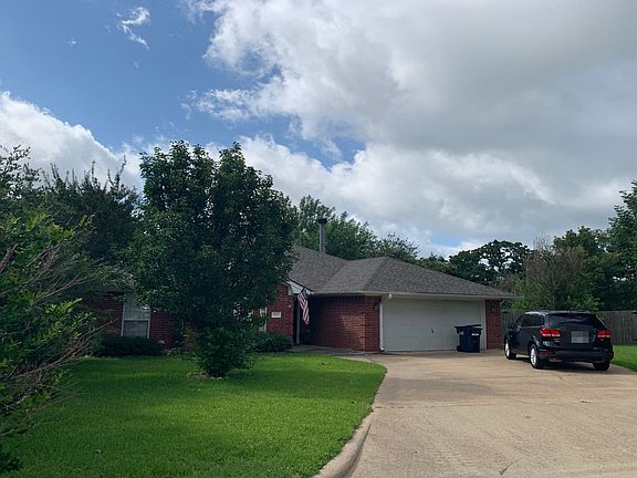 3rd image of 1202 Skyline Ct