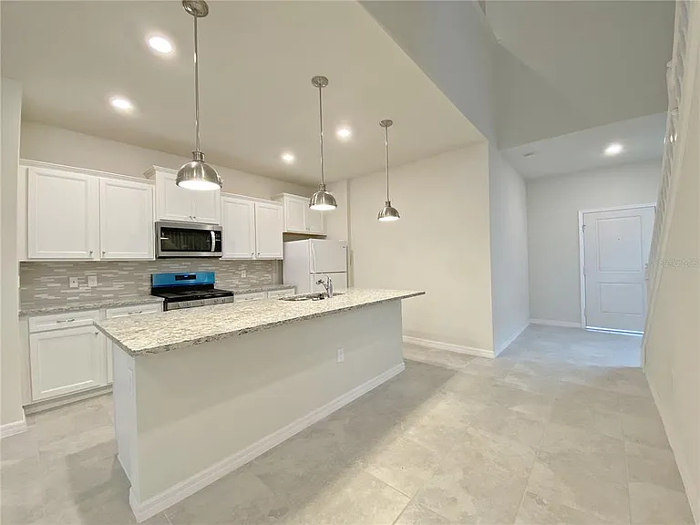 7360 Oakmoss Loop — Photo 6