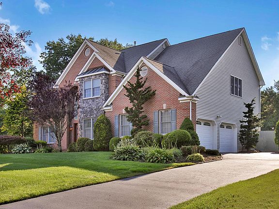 2nd image of 2296 Clover Hill Ln