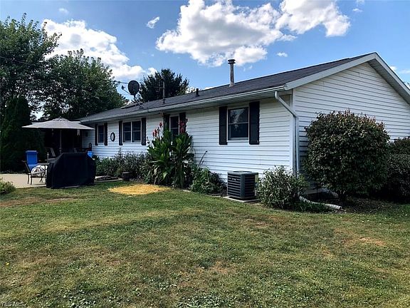 2nd image of 3212 Apple St SE
