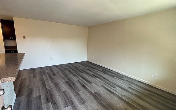 4th image of 356 Roosevelt St #5