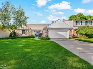 23276 Robert John St, Saint Clair Shores, MI 48080