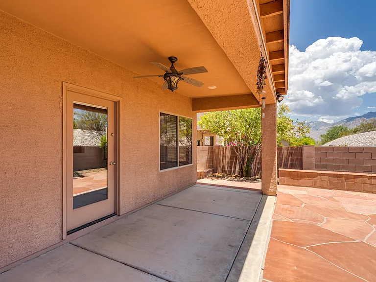 677 W Pizzicato Ln — Photo 43