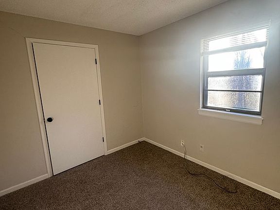 5th image of 4408 Mesa Dr APT B