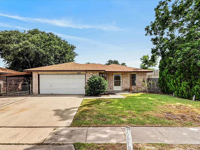 1622 La Joya St — Photo 1