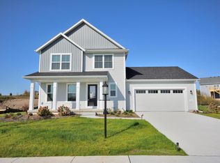 625 Standing Stone DRIVE, Waukesha, WI 53189