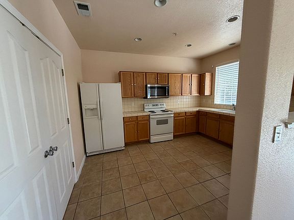 5th image of 2371 Roman Dr