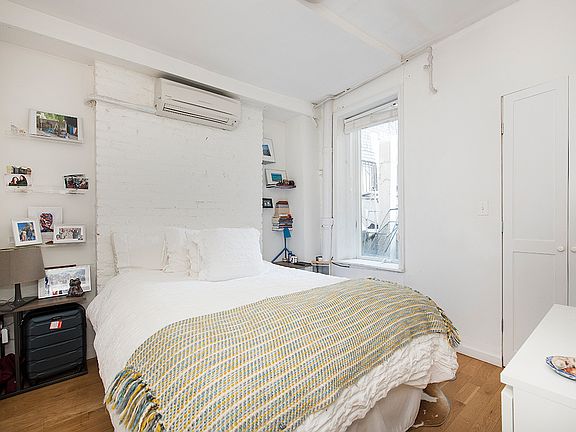 3rd image of 54 Great Jones St Fl 2