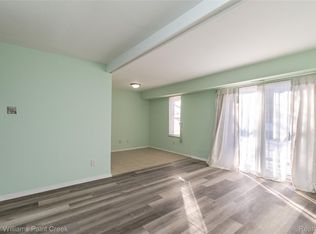 31993 W Twelve Mile Rd Unit 109, Farmington, MI