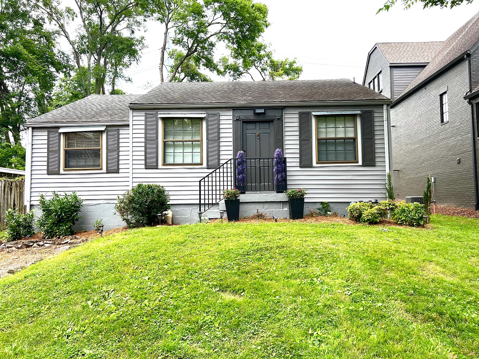 3 bed, 950 sqft, $2,350 — Photo 2