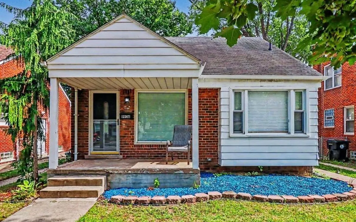3 bed, 1.5 bath, 1314 sqft, $1,800 — Photo 1