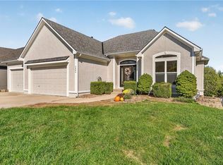 3004 SW Silverspur Ln, Lees Summit, MO 64081