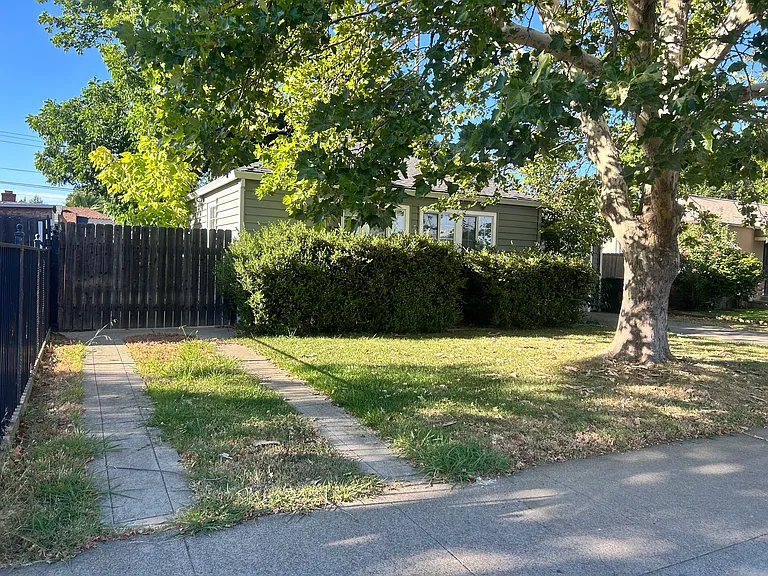 3931 17th Ave — Photo 3