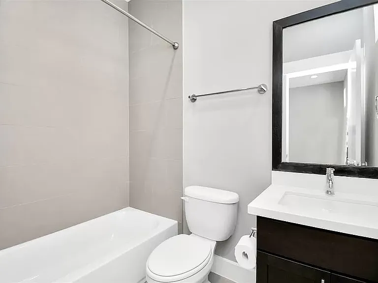 714 Clark St — Photo 14