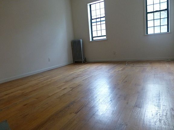 3rd image of 131 Joralemon St APT 32