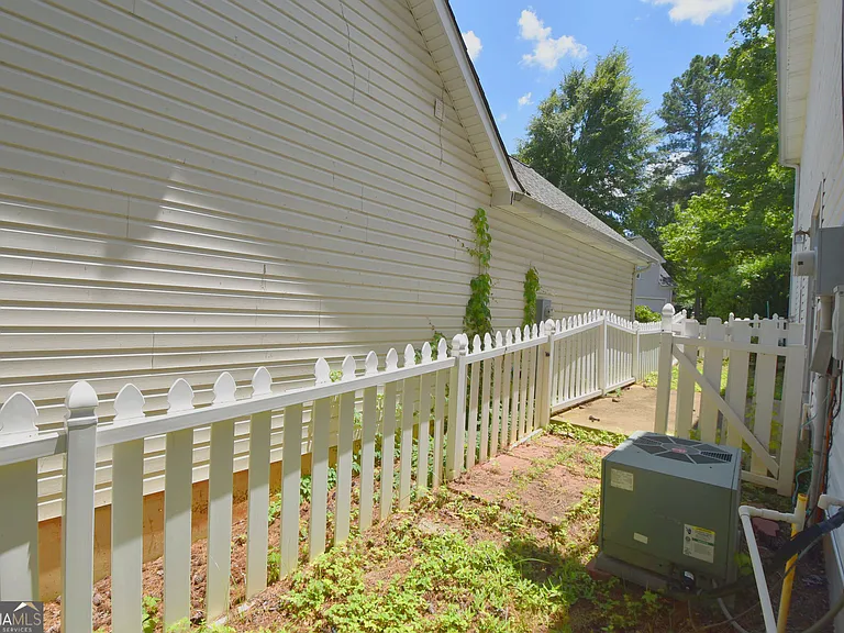 147 S Fairfield Dr — Photo 34