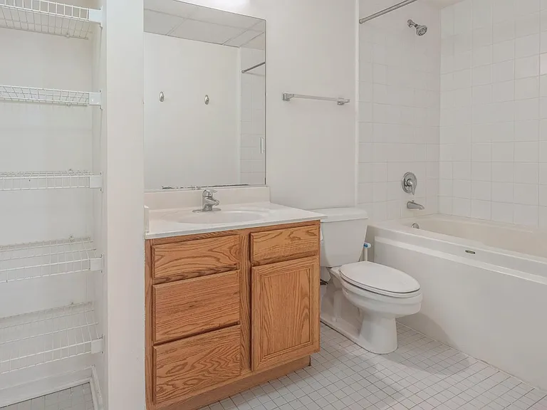 6 E Monroe St #601 — Photo 8