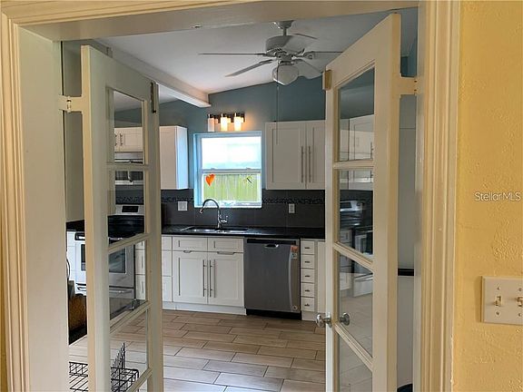 5th image of 1325 Royal Palm Dr S