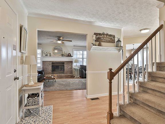 4th image of 618 Bellenden Dr