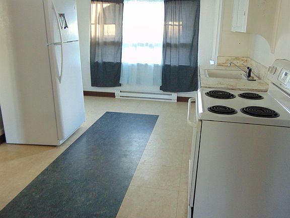2nd image of 1736 Summit Dr