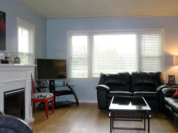 3rd image of 3474 Harrison Ave