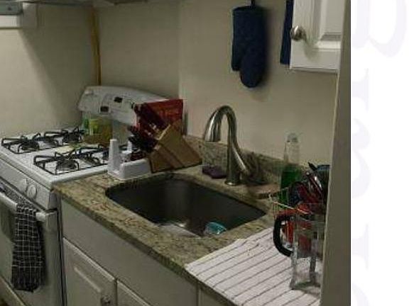 4th image of 211 E Chase St #C
