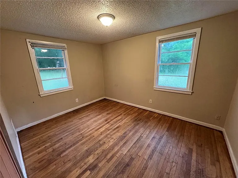 4670 Rosewood Dr — Photo 15
