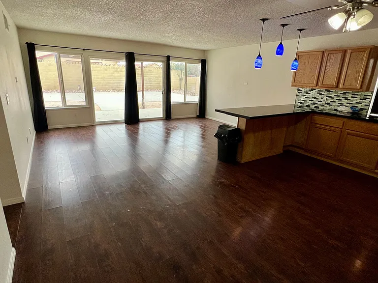 1020 E Nugent St — Photo 11