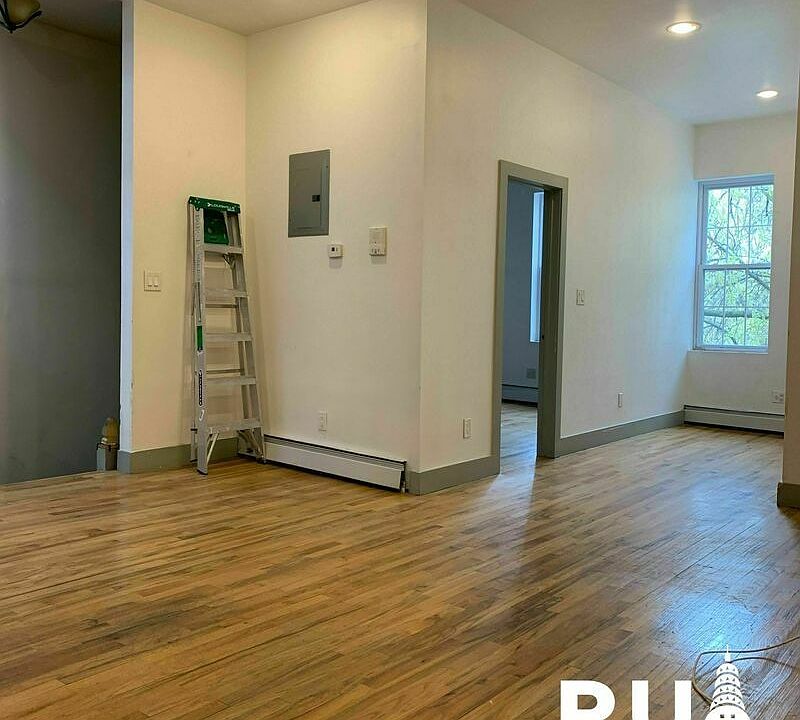 1st image of 481 Dekalb Ave #33