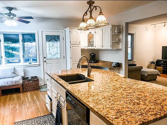 3rd image of 87 Arcadia Ave