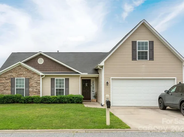 48 E Hiawassee Rd, Fletcher, NC 28732