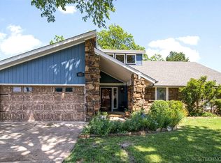 1023 N Forest Pl, Jenks, OK 74037