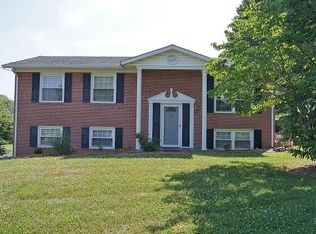 138 Watterson Cir, Shawsville, VA 24162