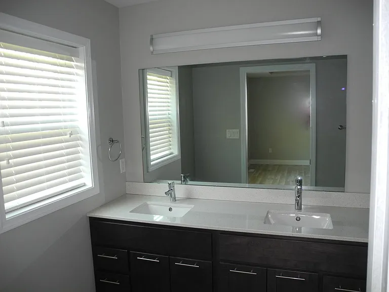 Master bath with dual vanity