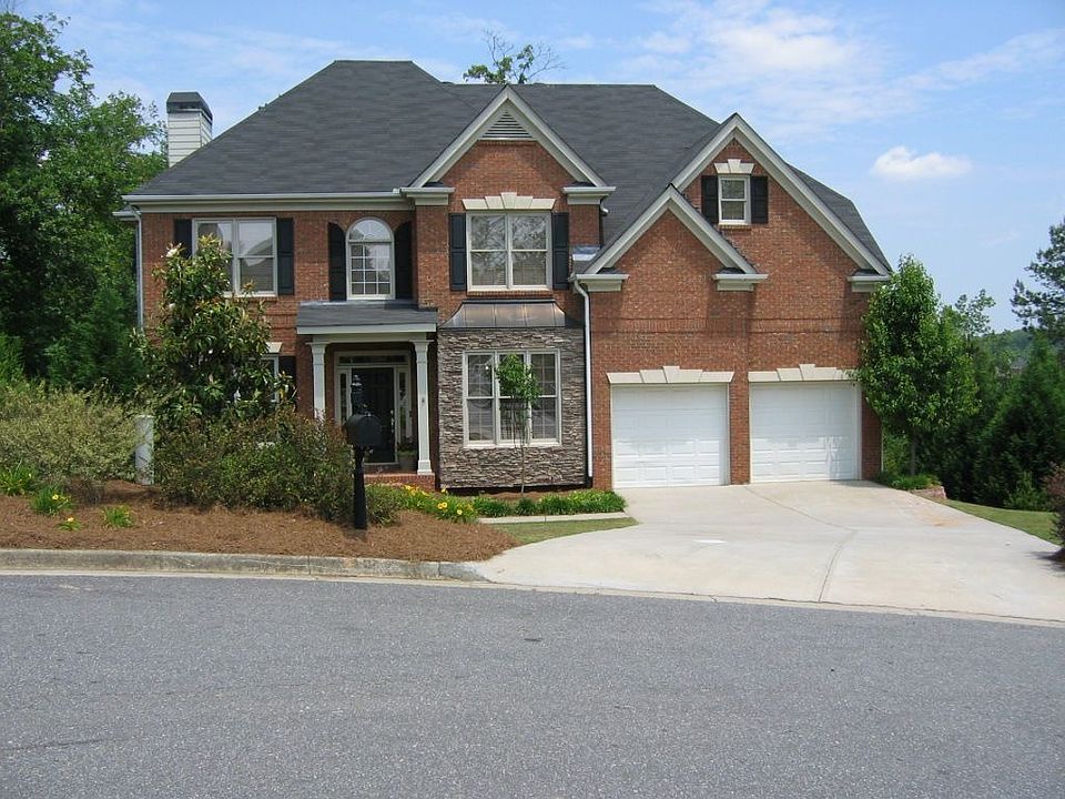 Front Exterior - Cul-de-sac Lot