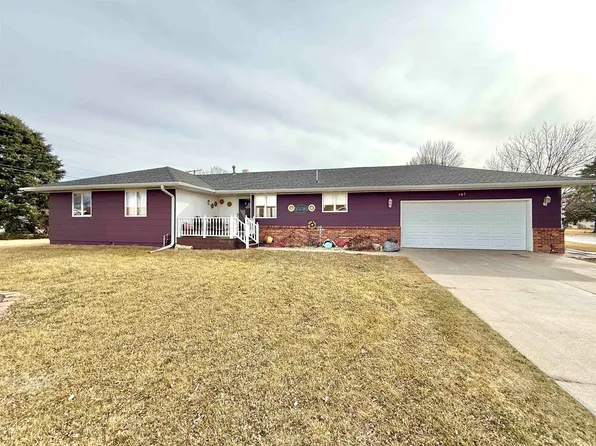 667 W Hawthorne St, Minden, NE 68959