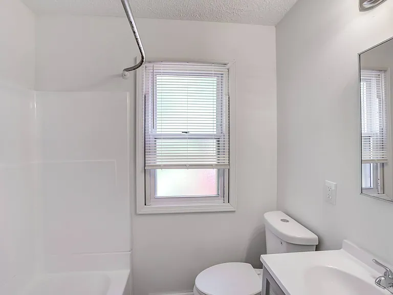 217 Grand Blvd — Photo 11